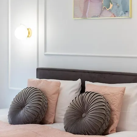 Apartamenty Ogrodowa Business Wola By Renters Prestige Warszawa Eksteriør bilde